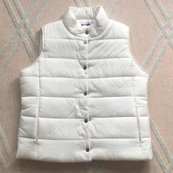 Daisy Fuentes Jackets & Blazers - NWT Daisy Fuentes Puffer Vest